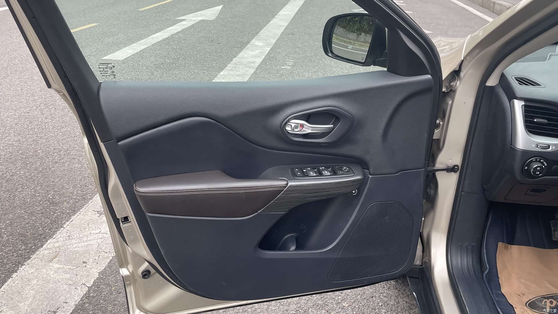 Jeep Cherokee, 2015 18