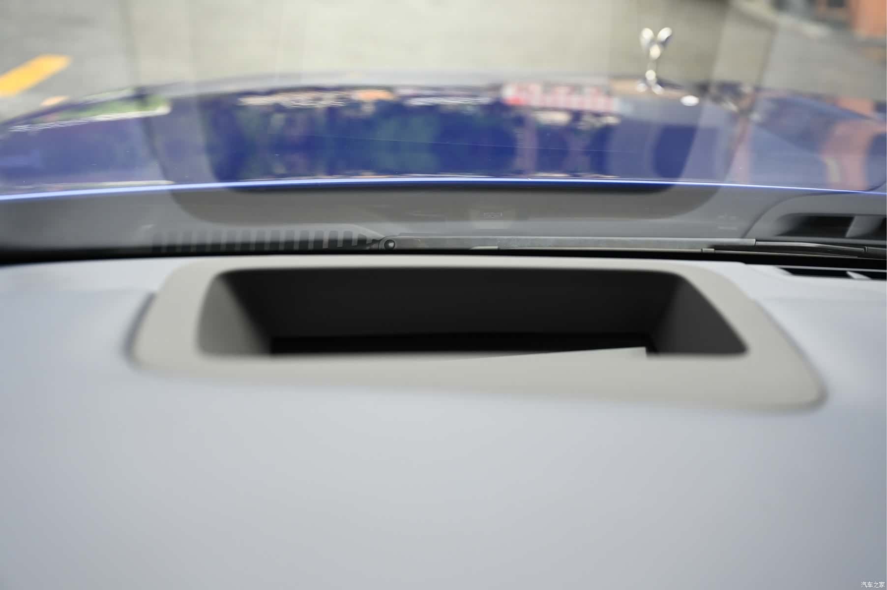 Rolls-Royce Ghost, 2022 13