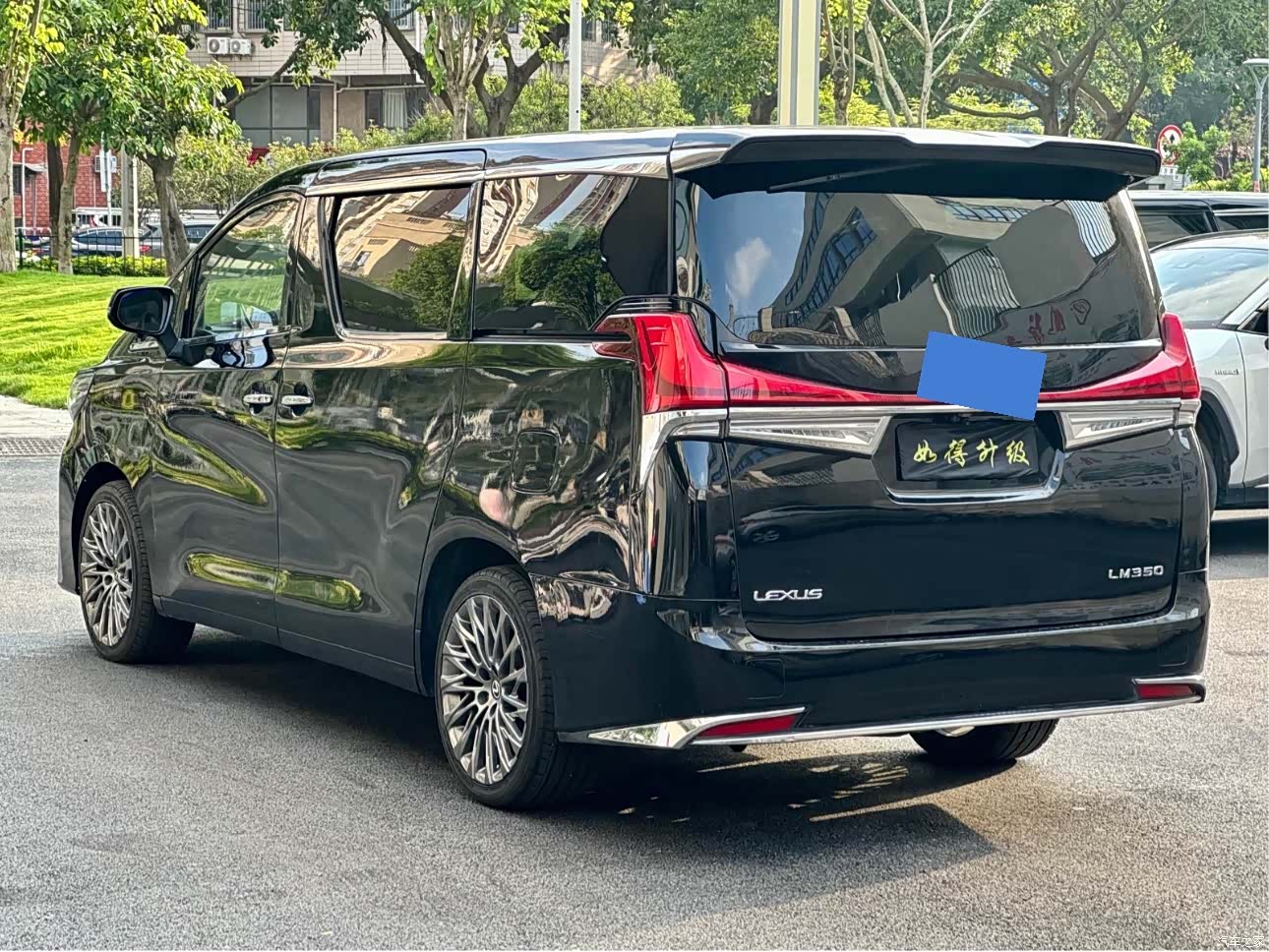 Toyota Alphard, 2011 10