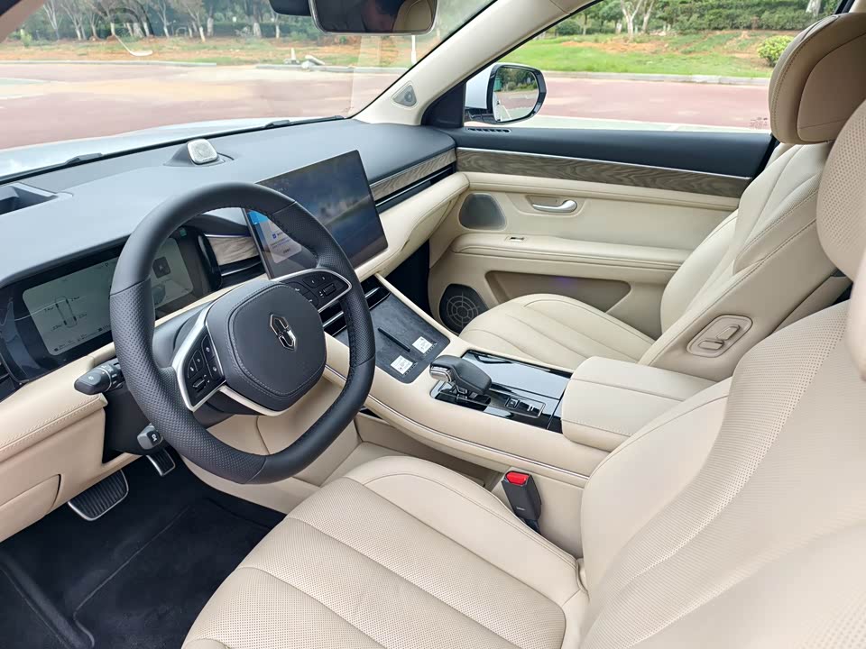 AITO Ask the world M7