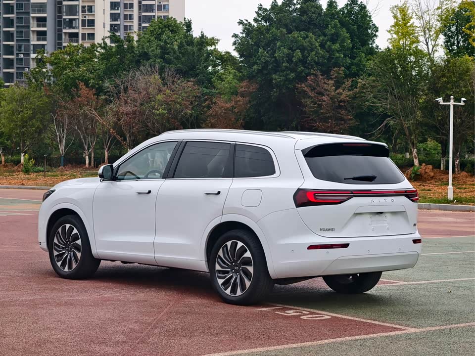 AITO Ask the world M7