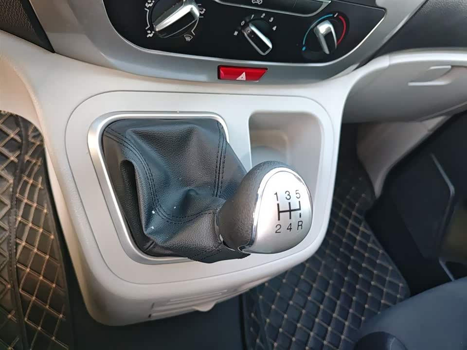 JAC Refine Ruifeng M3