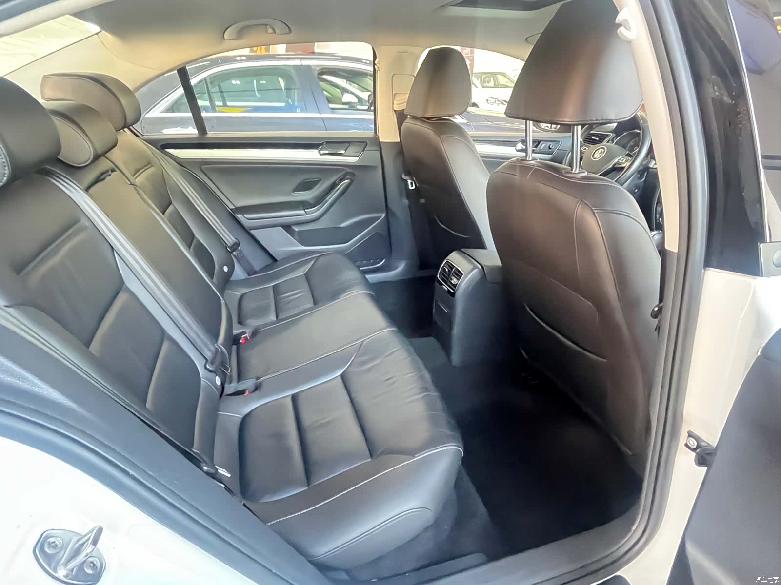Volkswagen Sagitar, 2018 10