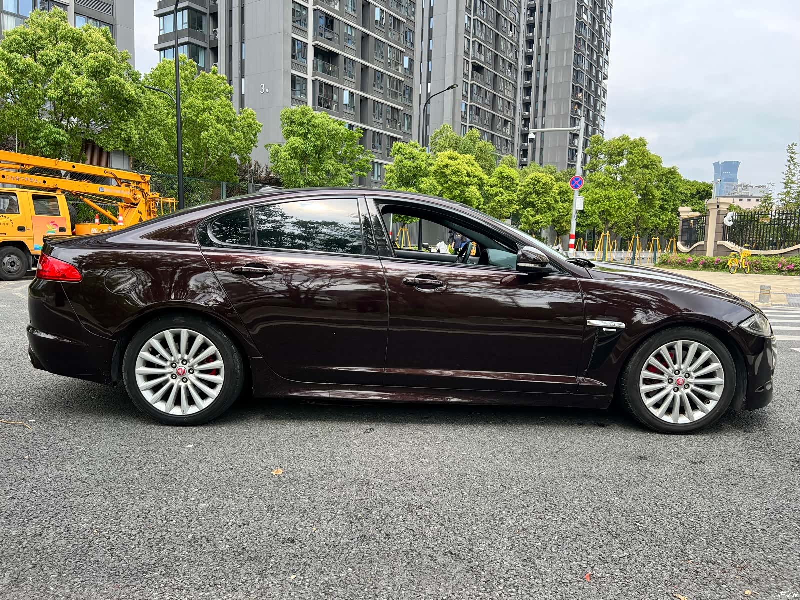Jaguar XF, 2015 4