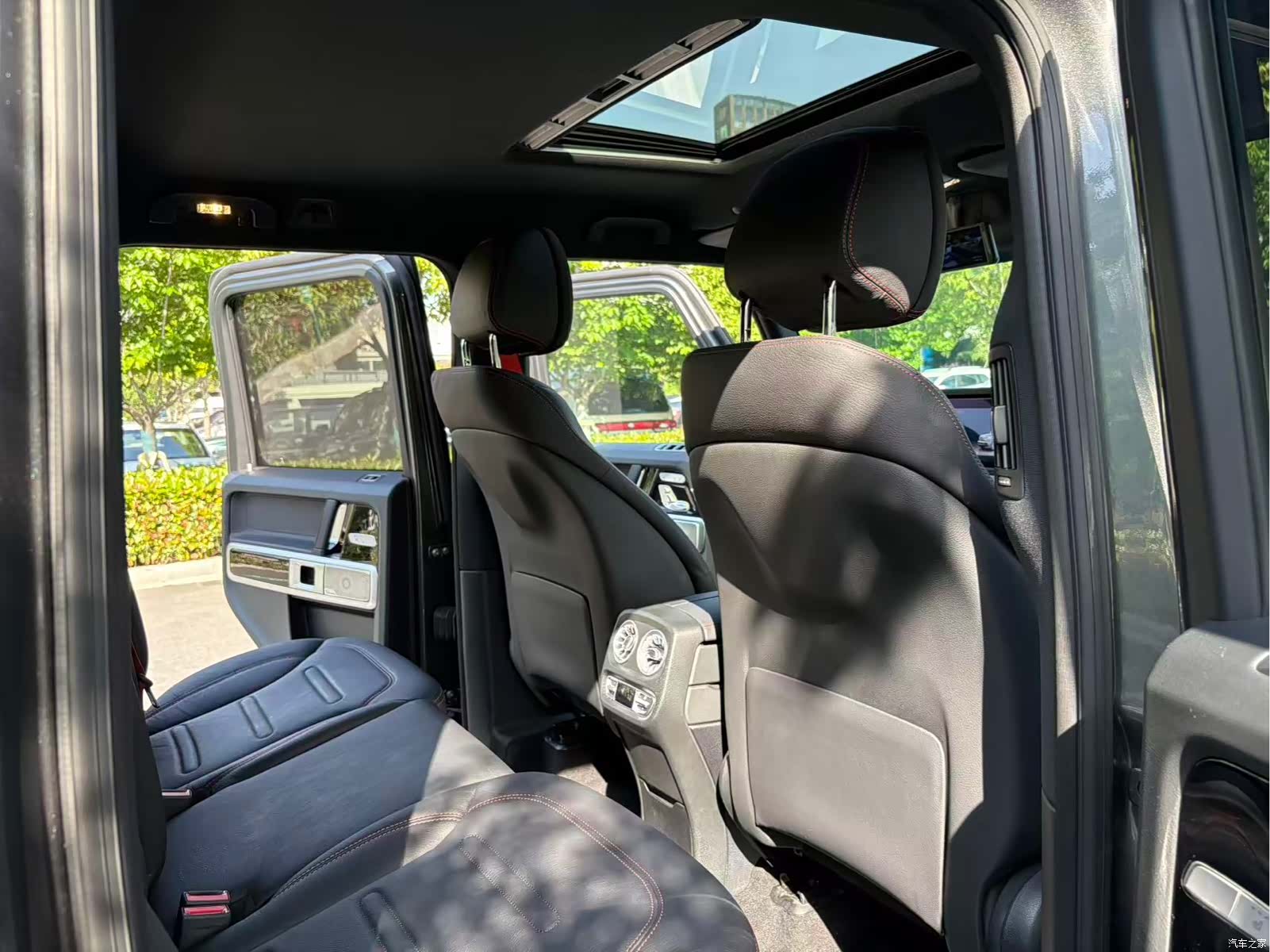 Mercedes-Benz G-Class, 2024 17