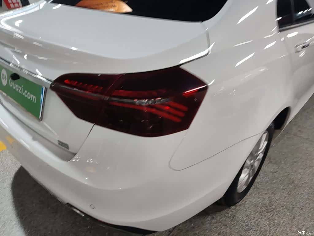 Geely Emgrand, 2020 8