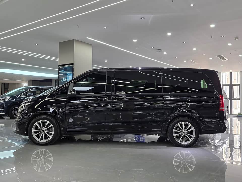 Mercedes-Benz V-class