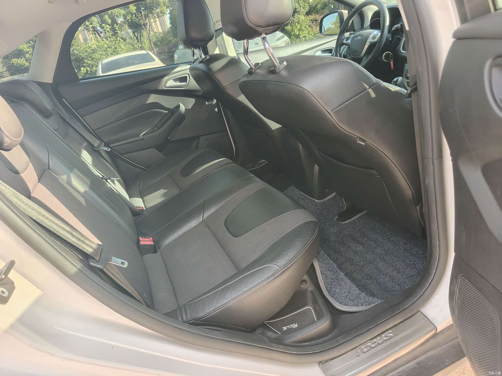 Ford Focus, 2015 9