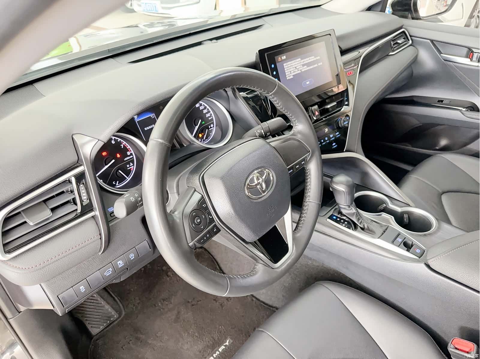 Toyota Camry, 2022 8