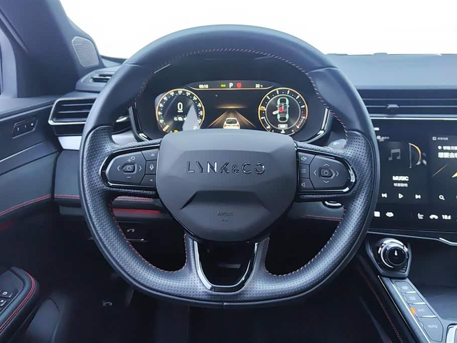Lynk & Co 05