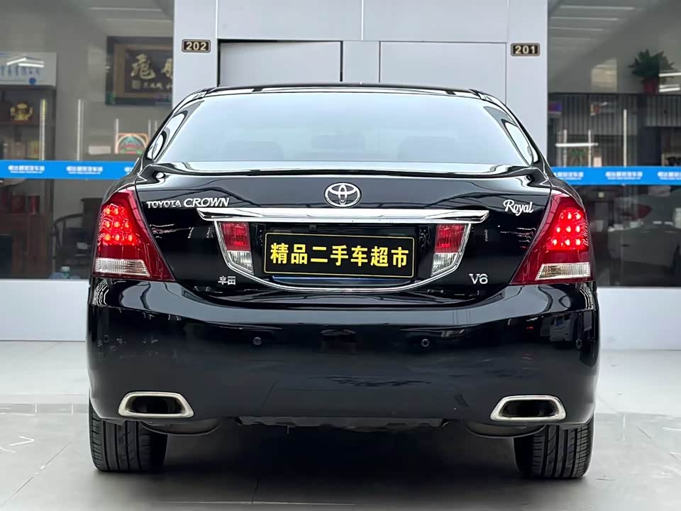 Toyota crown
