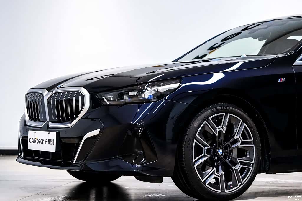 BMW 5 Series, 2025 4