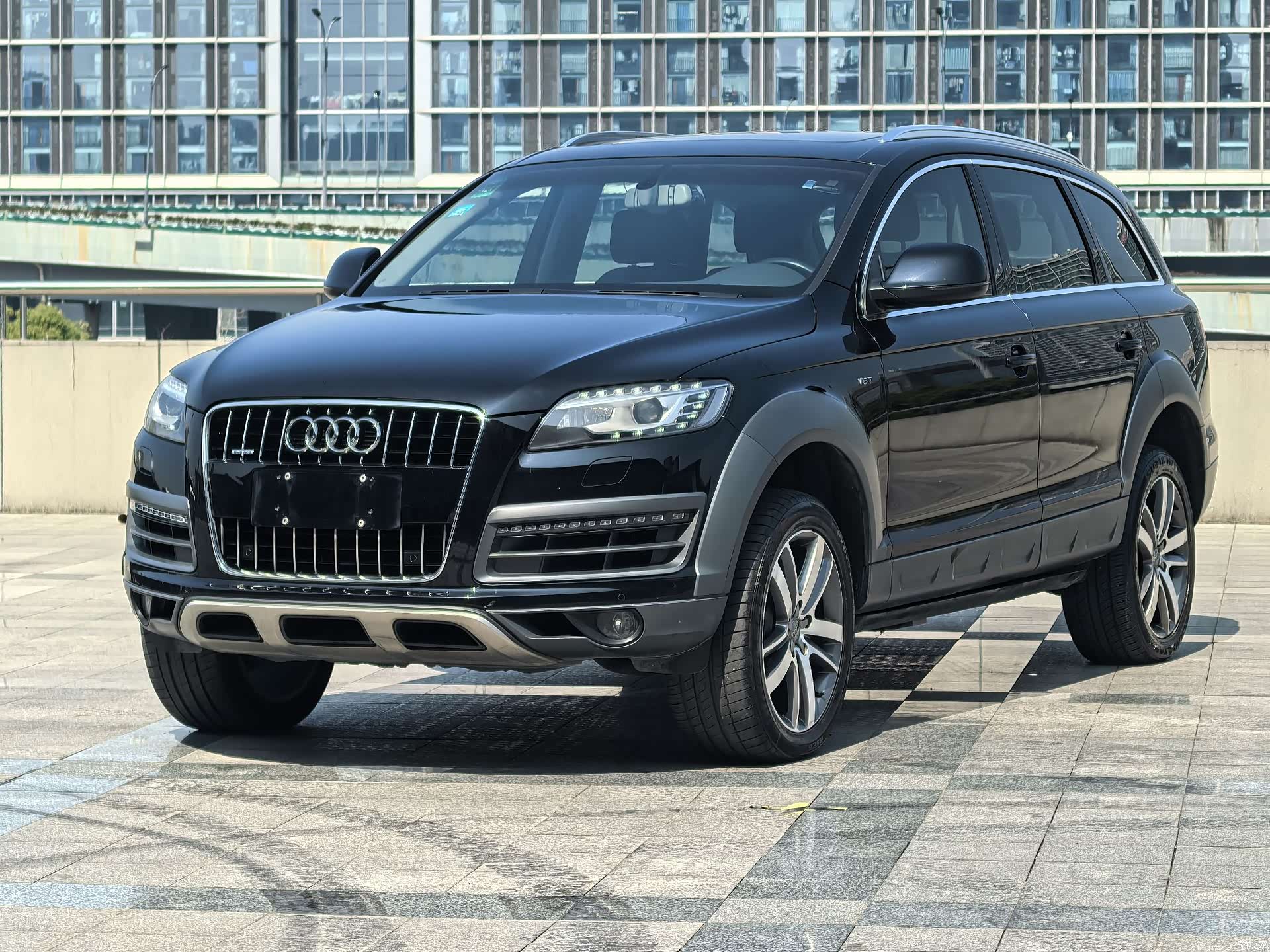 Audi Q7, 2015 1