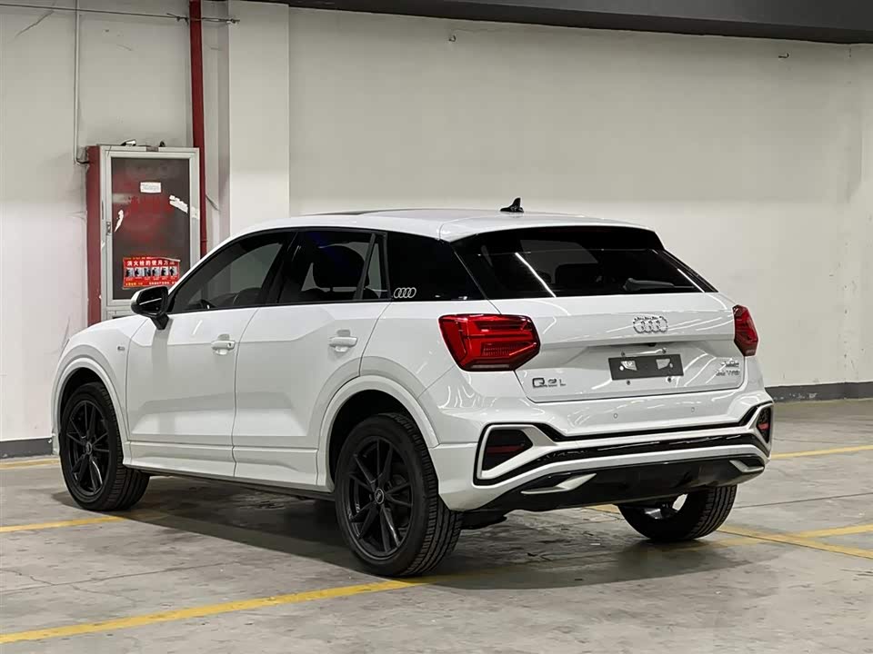 Audi Q2L