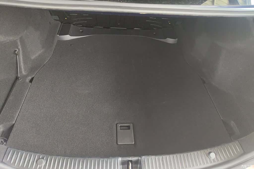 Mercedes-Benz C-Class, 2018 4