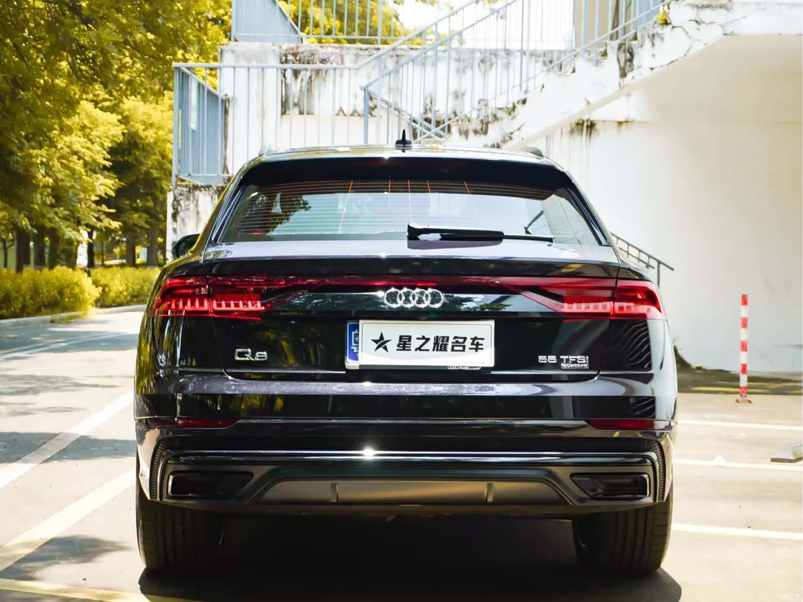 Audi Q8, 2021 3