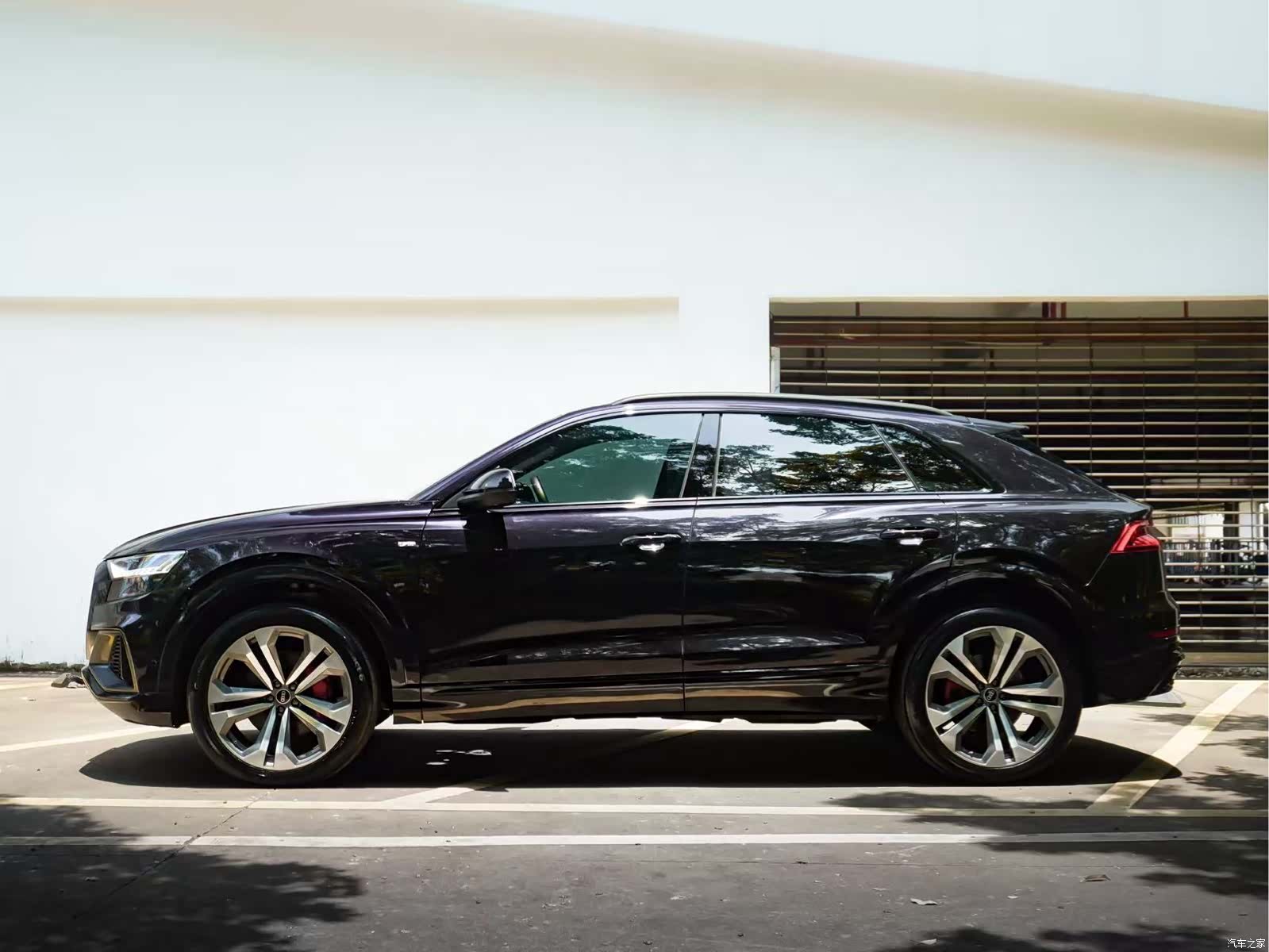 Audi Q8, 2021 6