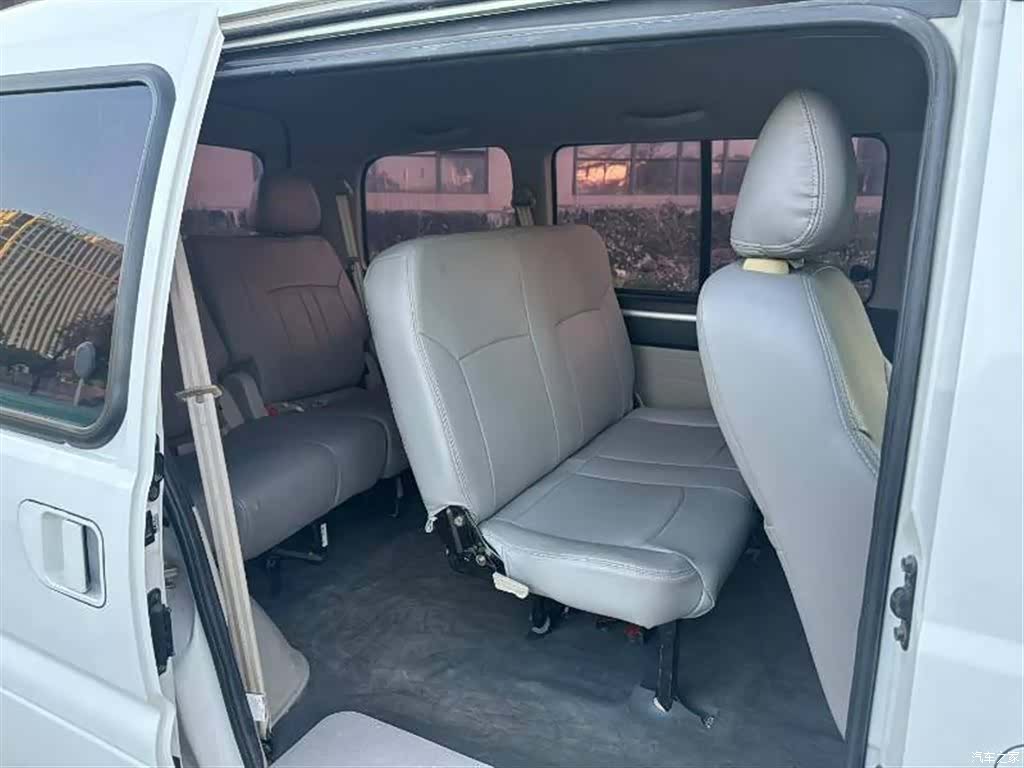 DongFeng M5, 2017 6