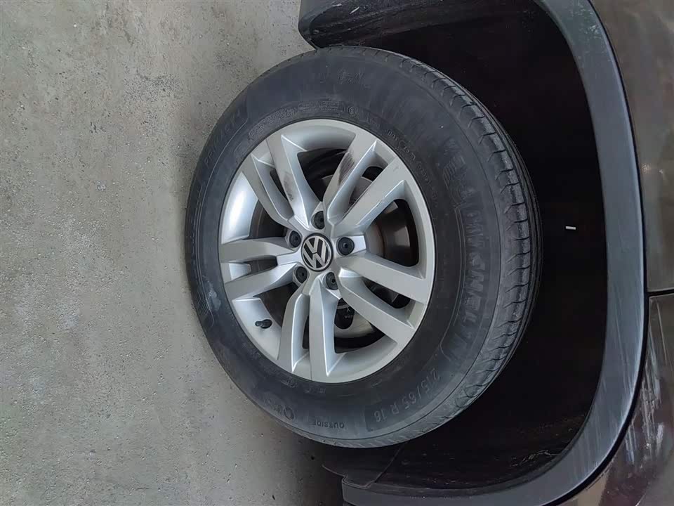 Volkswagen Tiguan Volkswagen Tiguan