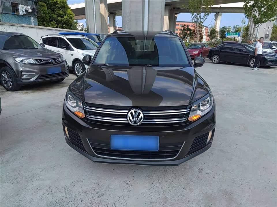 Volkswagen Tiguan Volkswagen Tiguan