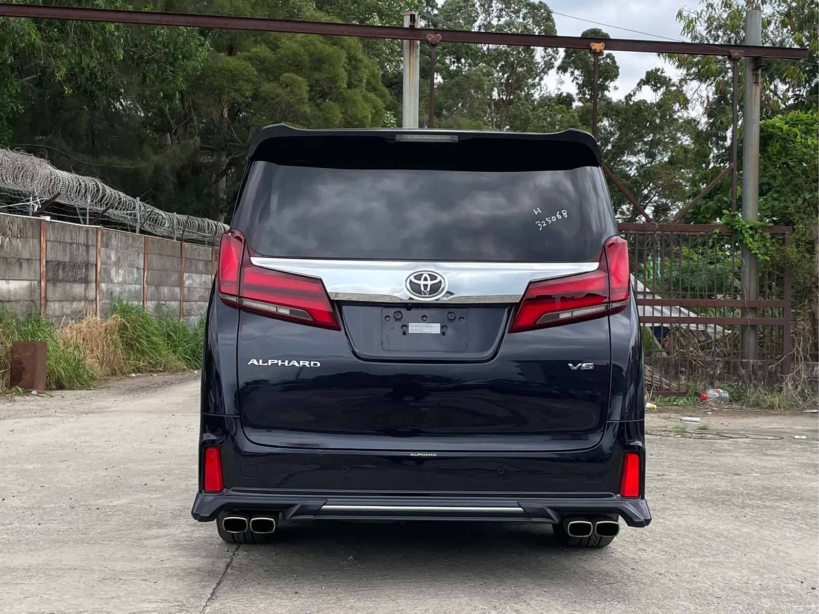 Toyota Alphard, 2021 все фото
