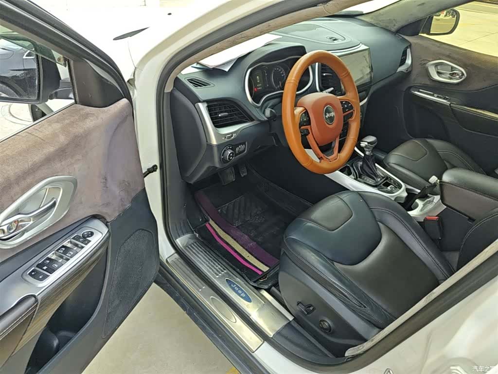Jeep Cherokee, 2016 16