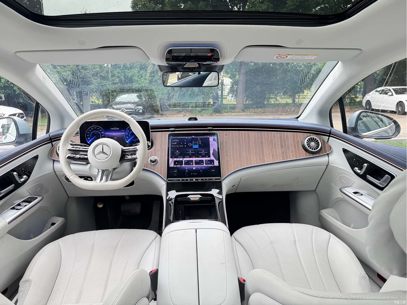 Mercedes-Benz EQE, 2025 11