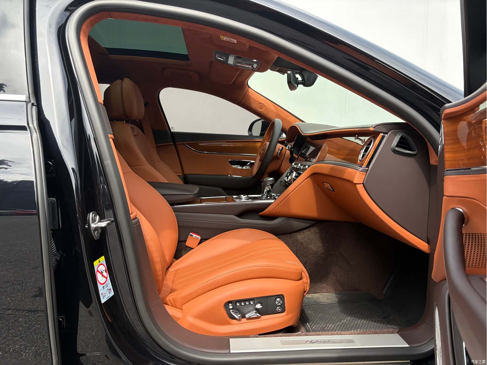 Bentley Flying Spur, 2023 23