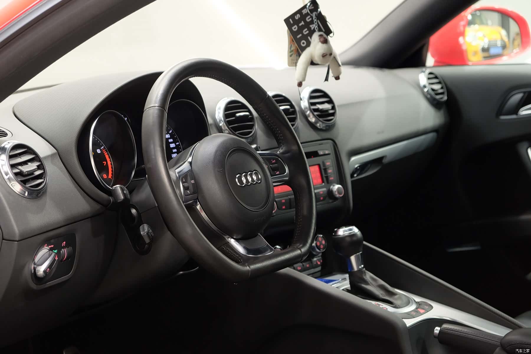 Audi TT, 2010 6