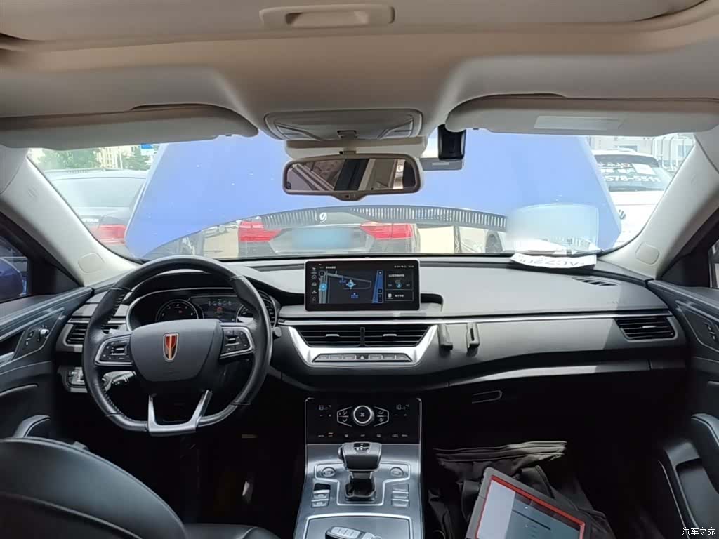 Hongqi H5, 2023 10