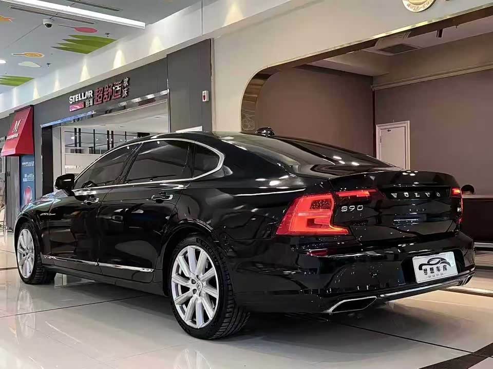Volvo S90