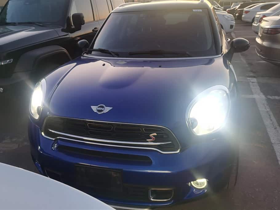 MINI COUNTRYMAN