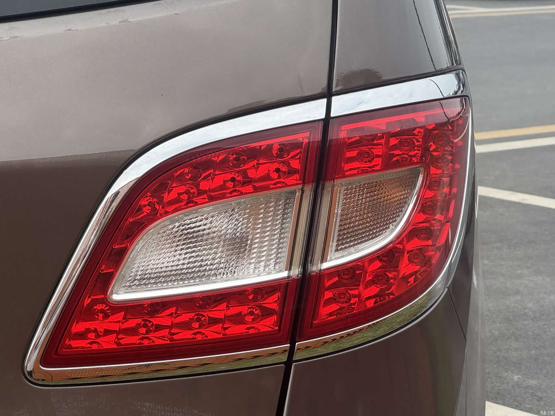 Buick GL8, 2011 10