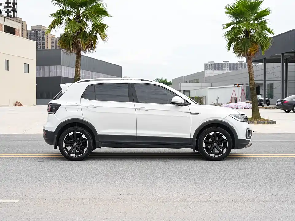 Volkswagen Exploring the shadow