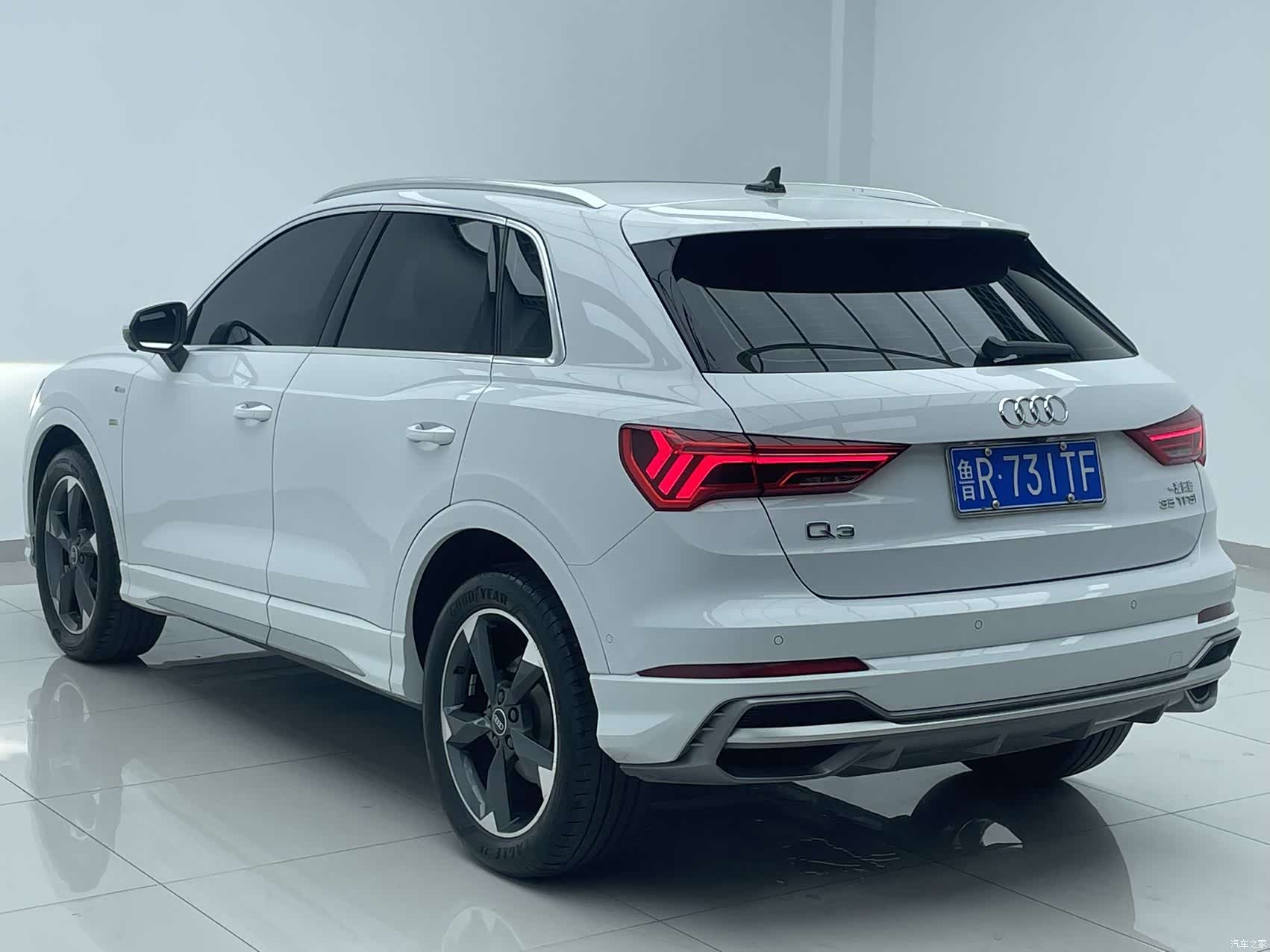 Audi Q3, 2023 4