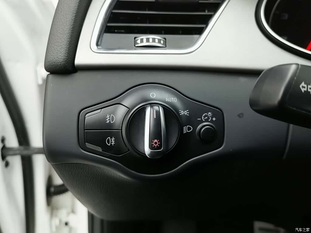 Audi A4L, 2016 21