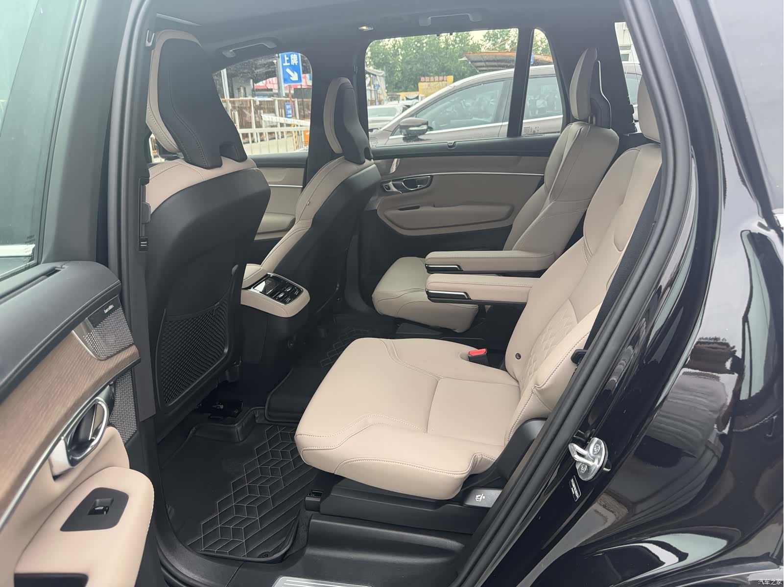 Volvo XC90, 2025 17