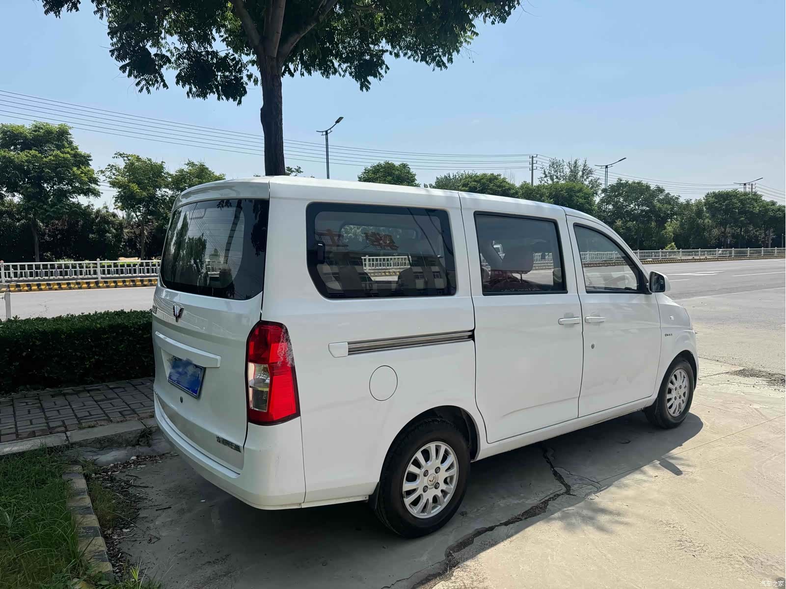 Wuling V, 2016 все фото