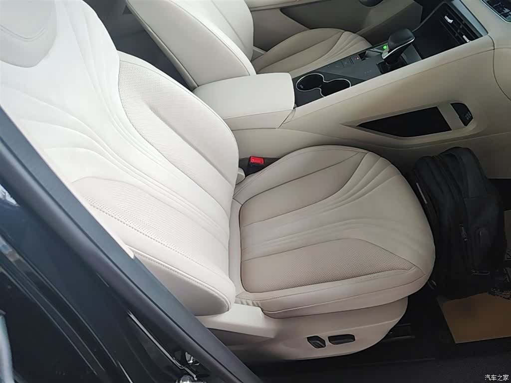 Roewe D5X, 2025 25