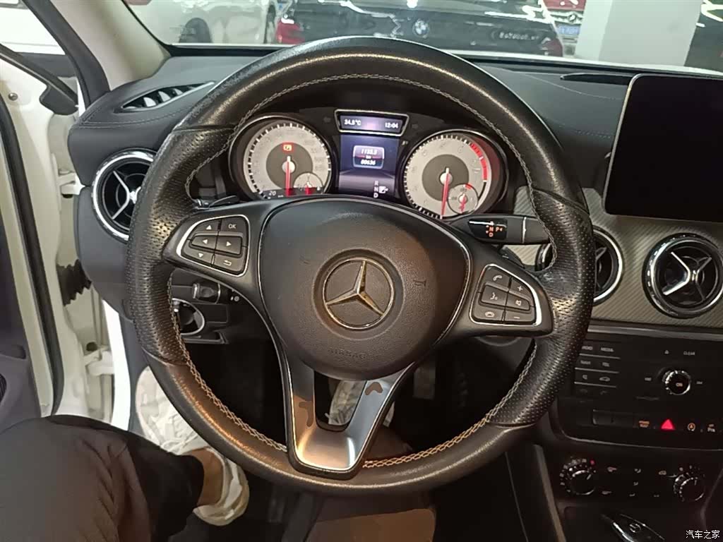 Mercedes-Benz GLA, 2017 11