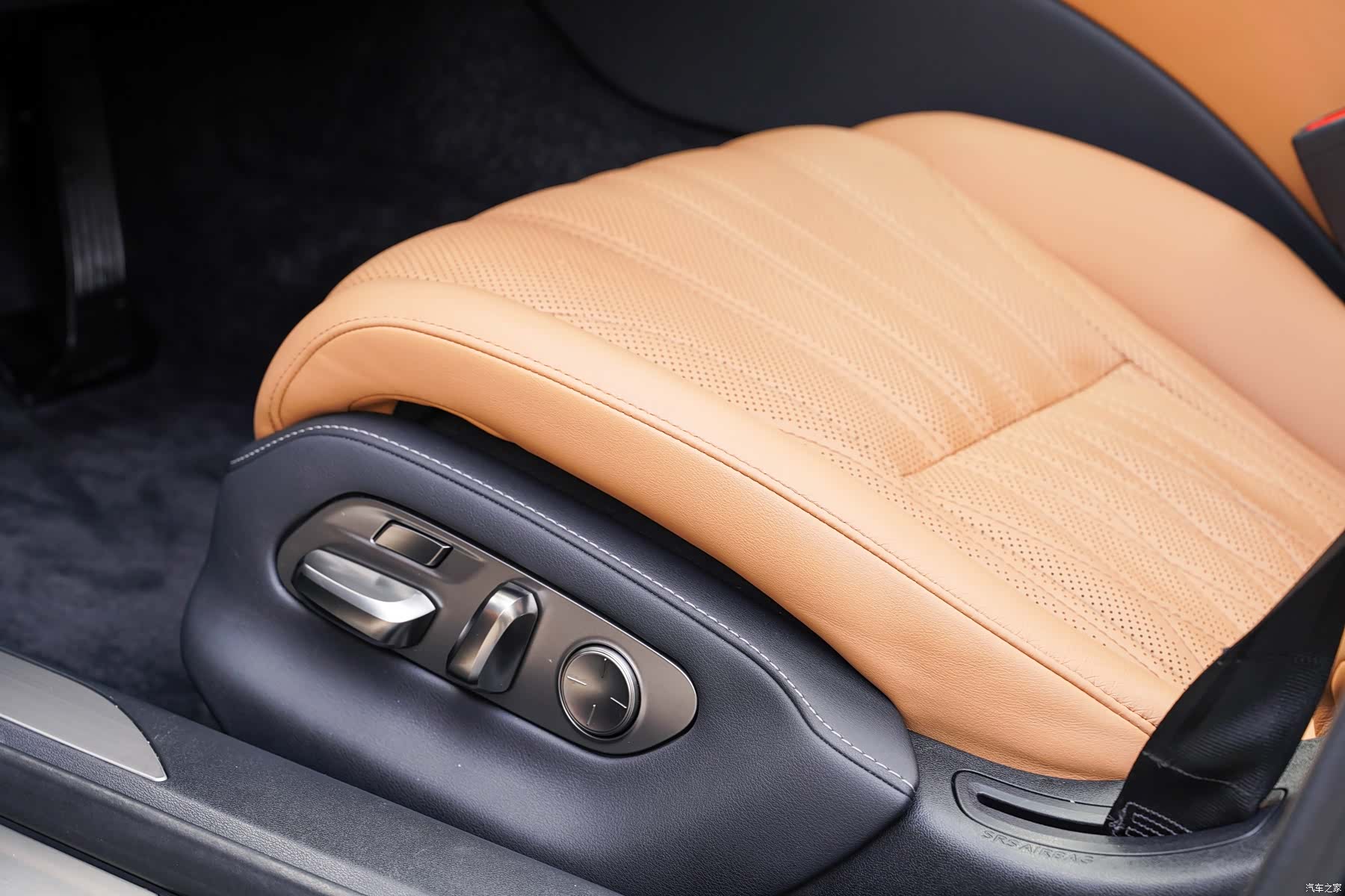 Lexus LS, 2022 22