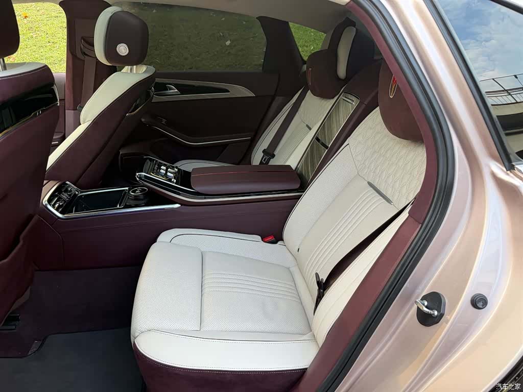 Hongqi H9, 2022 10