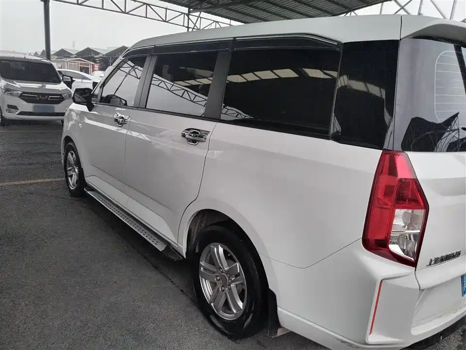 Wuling Wuling Hongguang PLUS