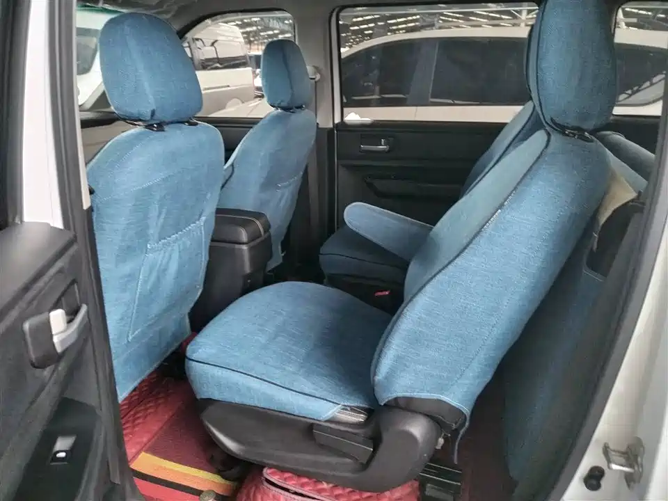 Wuling Wuling Hongguang PLUS