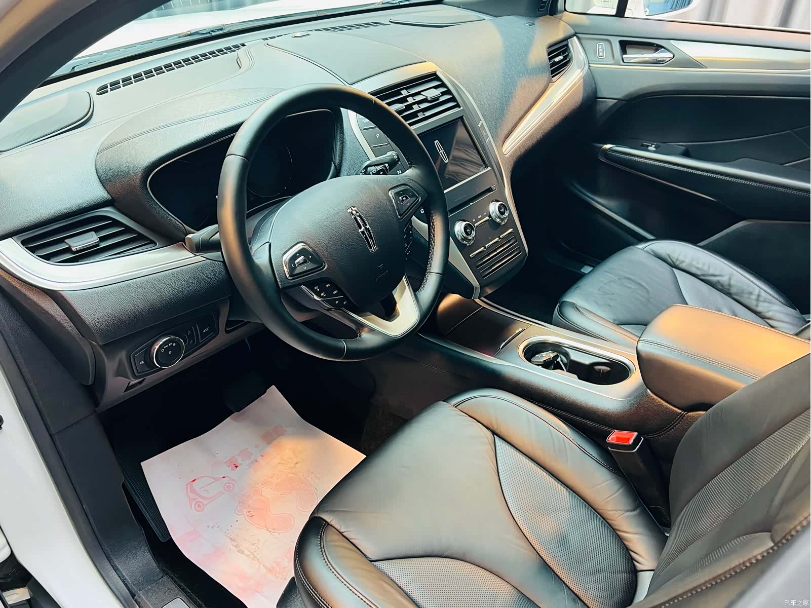 Lincoln MKC, 2015 8