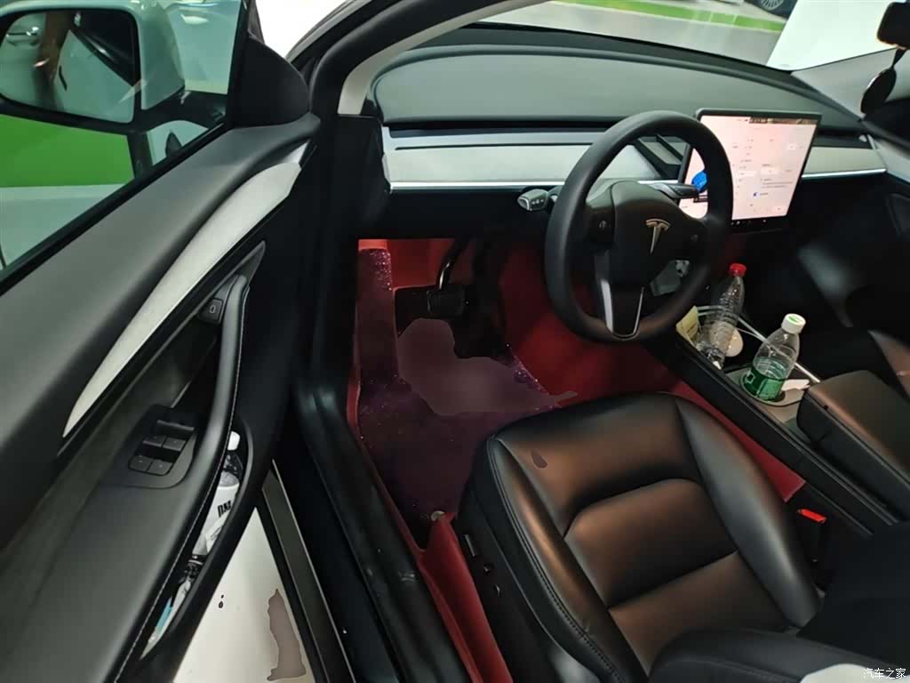 Tesla Model Y, 2023 16