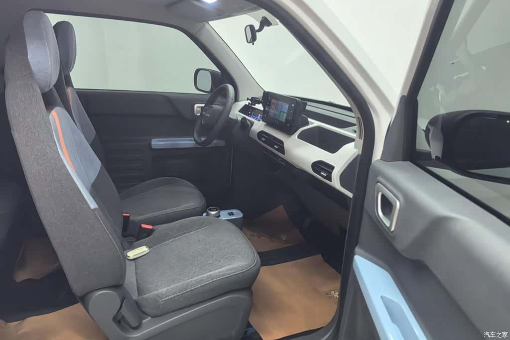 Geely Panda, 2025 8