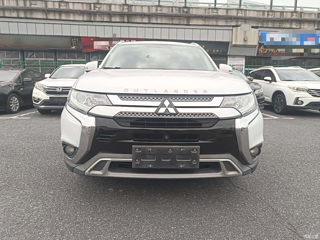Mitsubishi Outlander, 2019 3