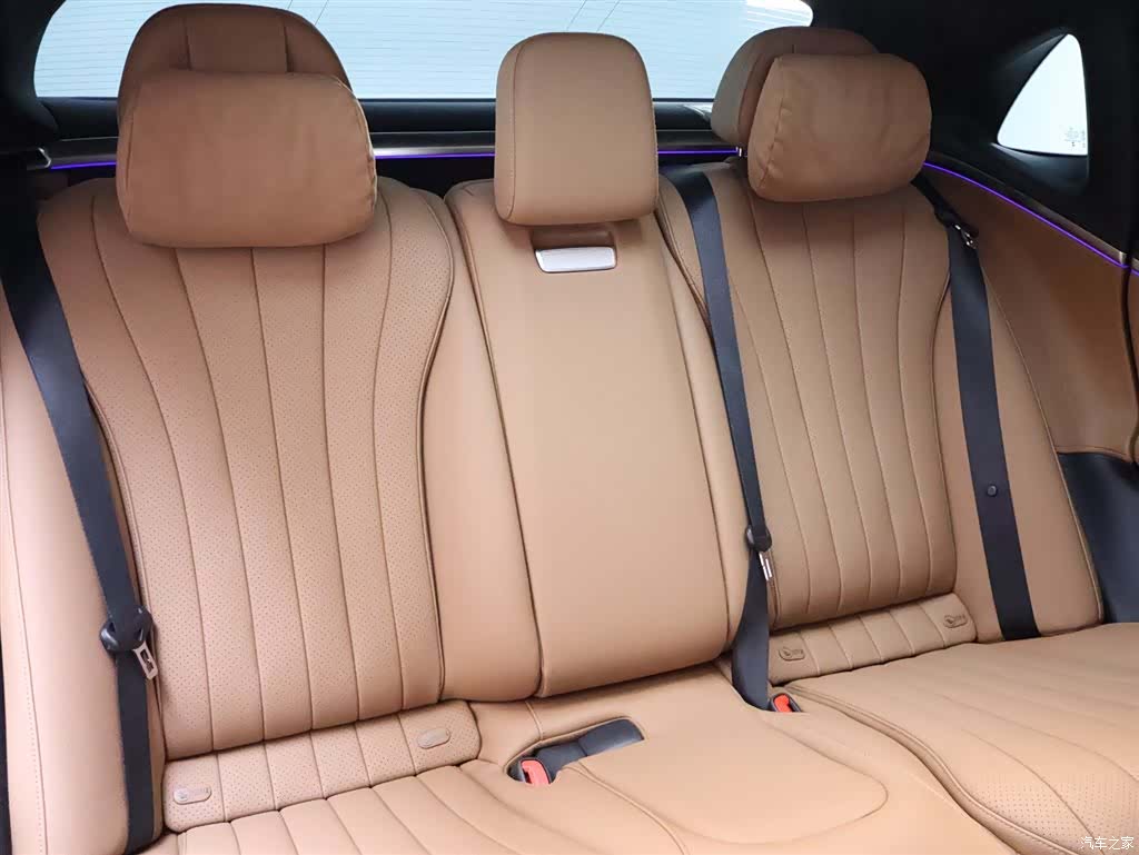 Mercedes-Benz E-Class, 2024 23