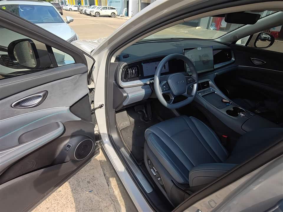 BYD Sea Lion 07 DM-i